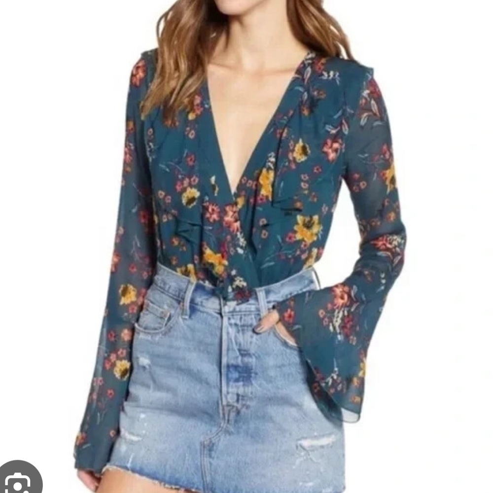 ❤️ Band of Gypsies Green and Blue Bell Sleeve Bodysuit